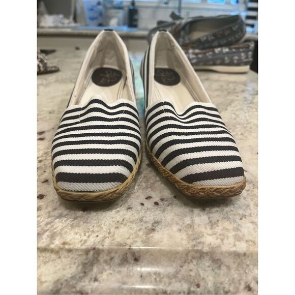 Life Stride Black & White Stripe Jute Espadrille Low Wedge sz 9 NWOT - Picture 2 of 6